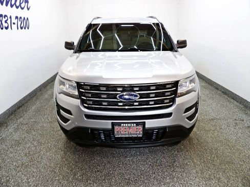 Used 2016 Ford Explorer 4WD image 2