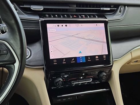 Used 2021 Jeep Grand Cherokee L Limited image 44