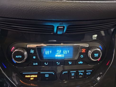 Used 2015 Ford Escape Titanium w/ Equipment Group 301A AWD/4WD image 25