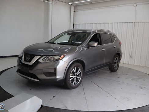 Used 2020 Nissan Rogue SV w/ Premium Package image 10