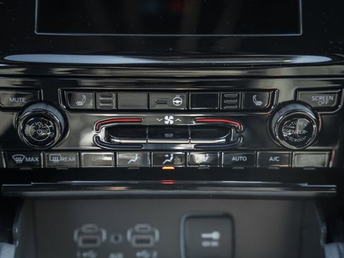 New 2025 Jeep Grand Cherokee Laredo X image 23