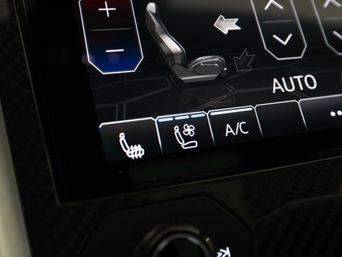 Used 2022 Lamborghini Urus AWD/4WD image 22