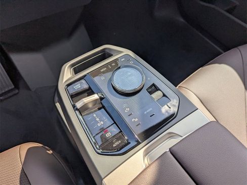 New 2026 BMW iX xDrive60 w/ Premium Package image 17