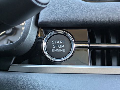 New 2026 Mitsubishi Outlander SE image 29