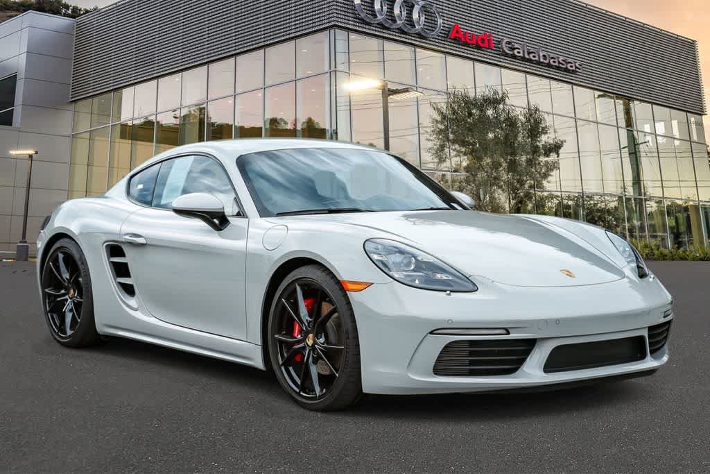 Used 2025 Porsche 718 Cayman S RWD image 3