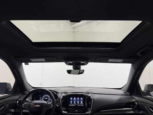 Used 2023 Chevrolet Traverse Premier image 41