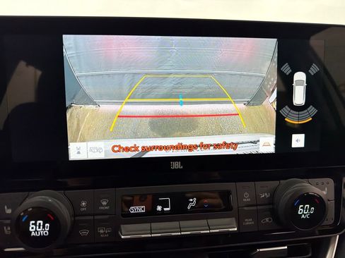 Used 2024 Toyota Grand Highlander AWD image 18