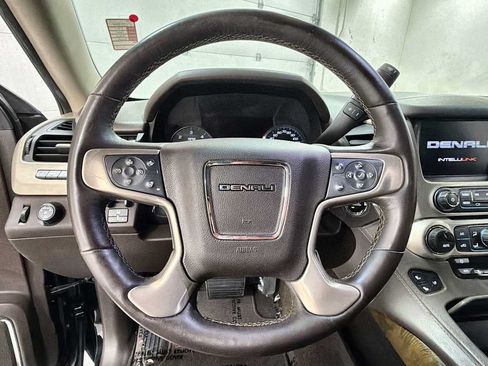 Used 2017 GMC Yukon Denali AWD/4WD image 16