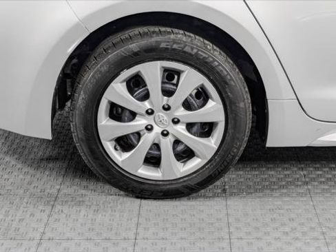 Used 2023 Toyota Corolla LE FWD image 32