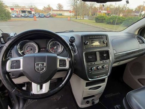 Used 2015 Dodge Grand Caravan American Value Package w/ UConnect Hands-Free Group image 12