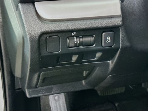 Used 2017 Subaru Forester 2.5i Premium w/ Popular Package #2A AWD/4WD image 17