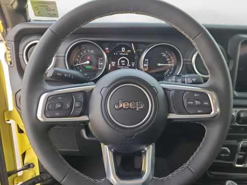 Used 2023 Jeep Wrangler Unlimited Sahara w/ Cold Weather Group image 12