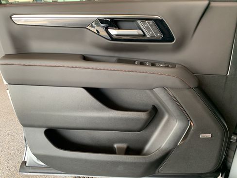 New 2026 Chevrolet Suburban RST w/ Comfort Package RWD image 31