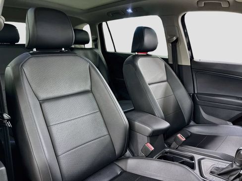 Used 2019 Volkswagen Tiguan SEL FWD image 15