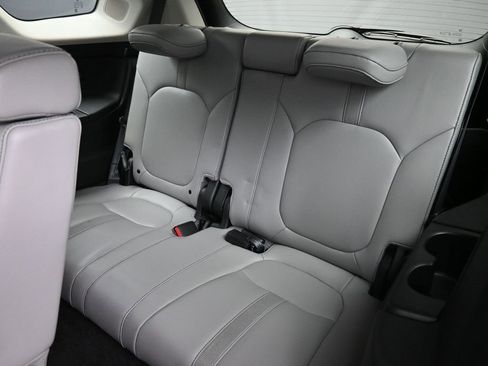 Certified 2023 Honda Pilot Touring image 21