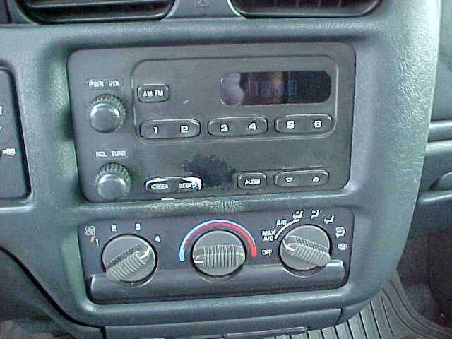 Used 2002 Chevrolet S10 Pickup 2WD Regular Cab image 36