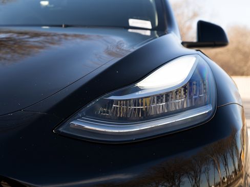 Used 2023 Tesla Model Y Long Range image 11