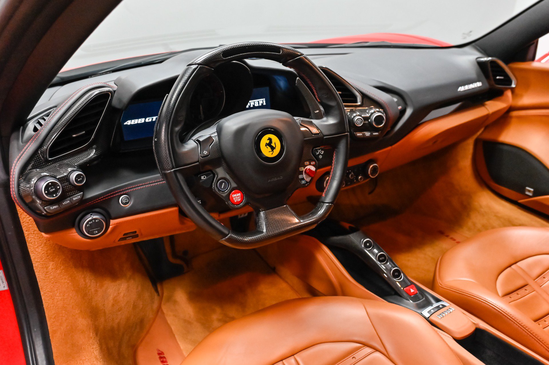 Used 2018 Ferrari 488 GTB RWD image 6