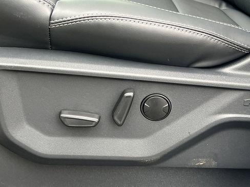 New 2025 Ford Expedition Max Platinum w/ Driver's Package image 18