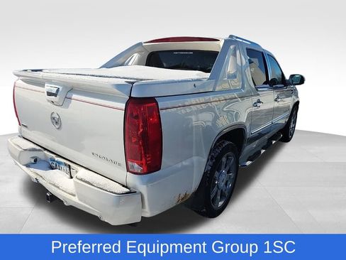 Used 2010 Cadillac Escalade EXT Premium image 3