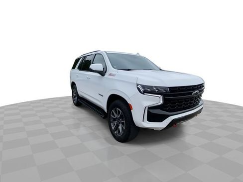 Used 2023 Chevrolet Tahoe Z71 w/ Luxury Package AWD/4WD image 4