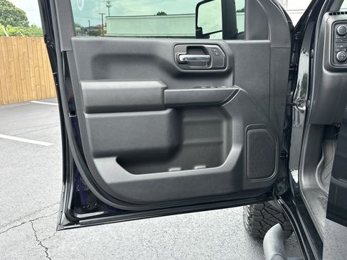 Used 2022 Chevrolet Silverado 2500 Custom w/ Custom Value Package AWD/4WD image 10