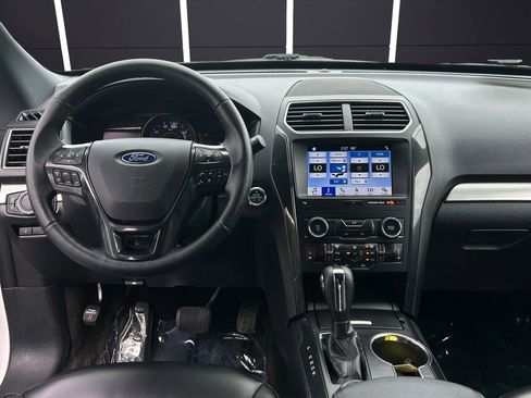 Used 2019 Ford Explorer XLT w/ Equipment Group 202A image 15