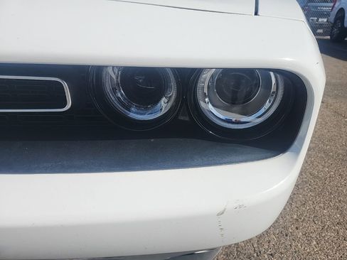 Used 2017 Dodge Challenger SXT image 6