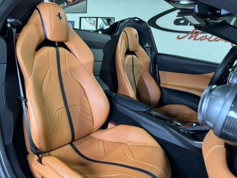 Used 2022 Ferrari 812 GTS image 19