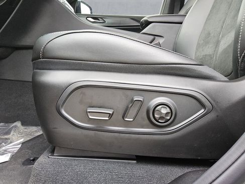 New 2025 Jeep Grand Cherokee Altitude image 16