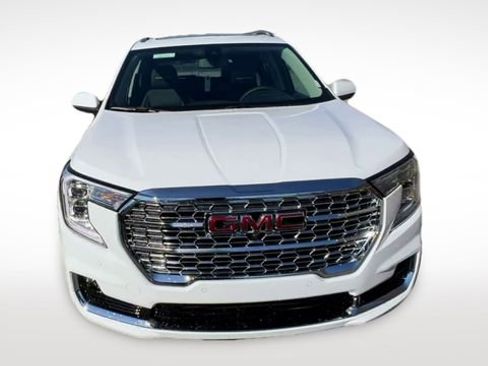 Used 2023 GMC Terrain Denali w/ Denali Premium Package image 3