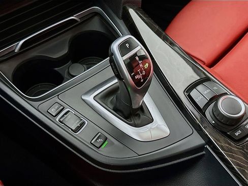 Used 2016 BMW 340i xDrive Sedan w/ Driver Assistance Package image 19