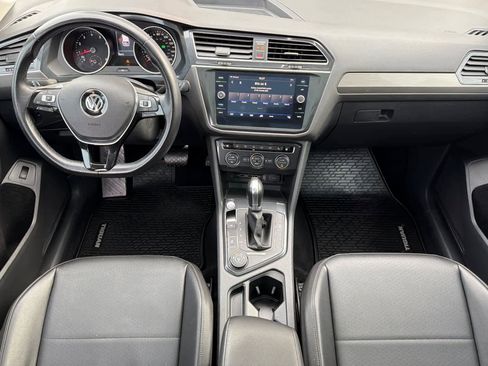 Used 2018 Volkswagen Tiguan SEL image 3