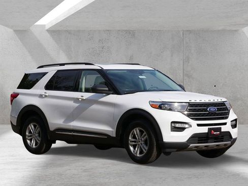 Certified 2020 Ford Explorer XLT w/ Equipment Group 202A AWD/4WD image 1