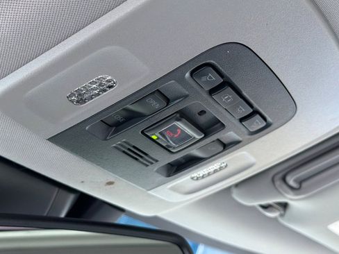 Used 2020 Toyota Camry SE w/ Sunroof Package image 22