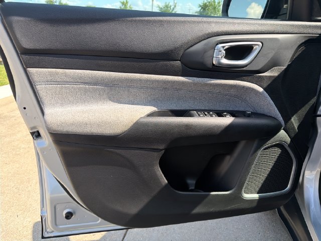 Used 2024 Jeep Compass Latitude AWD/4WD image 12