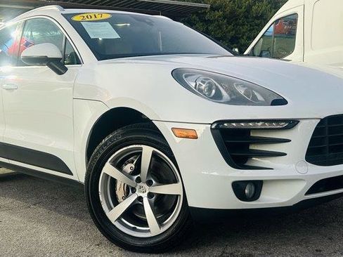 Used 2017 Porsche Macan S AWD/4WD image 7