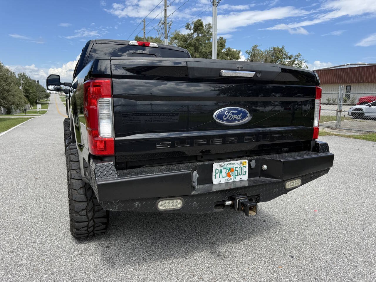 Used 2017 Ford F250 XLT w/ XLT Premium Package AWD/4WD image 18