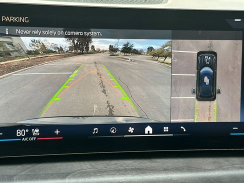 Used 2026 BMW X5 xDrive40i w/ M Sport Package image 25