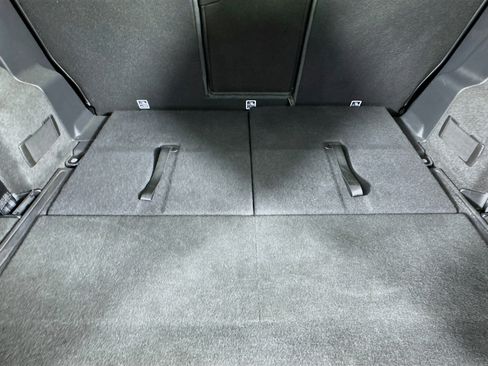 Used 2020 Land Rover Discovery Sport S image 34