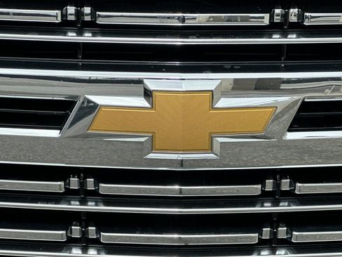Certified 2024 Chevrolet Suburban Premier RWD image 40