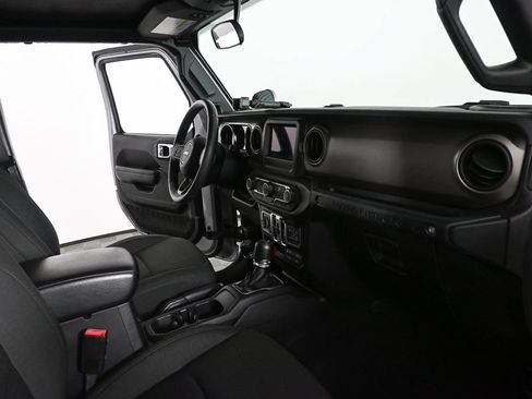 Used 2018 Jeep Wrangler Unlimited Sport S AWD/4WD image 22