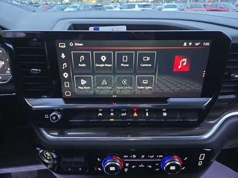 Used 2025 GMC Sierra 1500 Elevation image 23