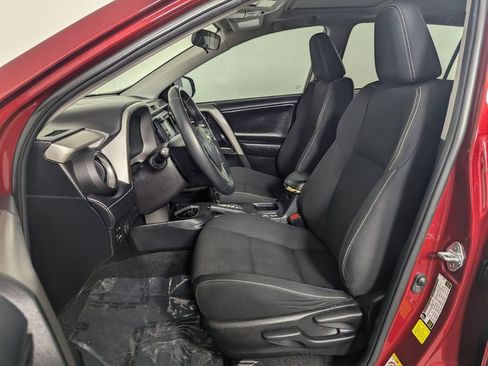 Used 2018 Toyota RAV4 XLE FWD image 12