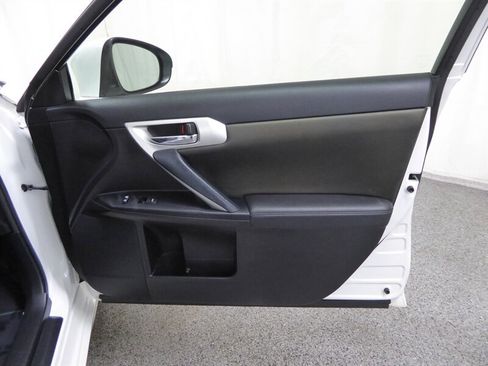 Used 2012 Lexus CT 200h Premium image 23