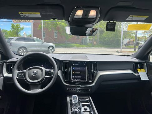 New 2025 Volvo XC60 B5 Ultra w/ Climate Package image 27
