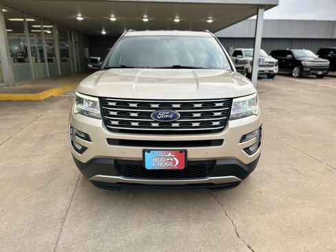 Used 2017 Ford Explorer XLT w/ Equipment Group 202A image 13