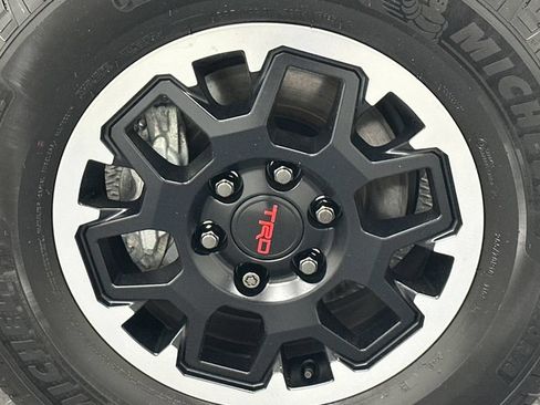 Certified 2025 Toyota 4Runner TRD Off-Road AWD/4WD image 21