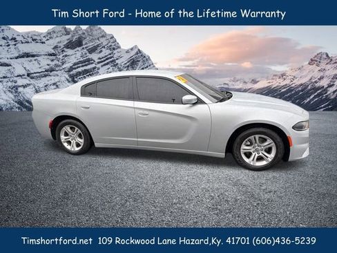 Used 2021 Dodge Charger SXT w/ Leather Interior Group image 6