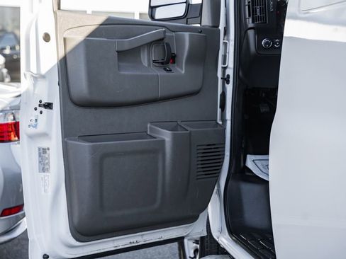 Used 2023 GMC Savana 2500 image 39